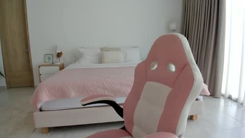    online show from January 2025 06:32:02 PM