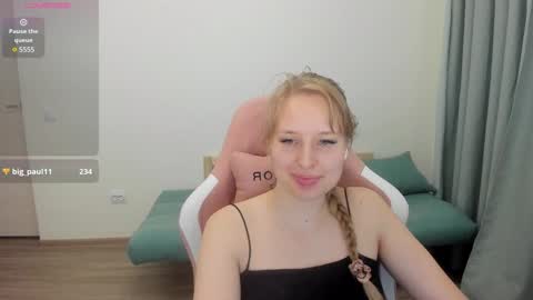 Snapshot of jessy_comely chatting on December 2024 09:06:01 PM Jessy online show from December 2024 09:06:01 PM