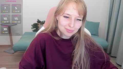 Snapshot of jessy_comely chatting on December 2024 08:42:02 PM Jessy online show from December 2024 08:42:02 PM