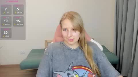 Snapshot of jessy_comely chatting on March 2025 09:14:02 PM Jessy online show from March 2025 09:14:02 PM