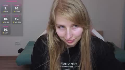 Snapshot of jessy_comely chatting on November 2025 09:08:01 PM Jessy online show from November 2025 09:08:01 PM