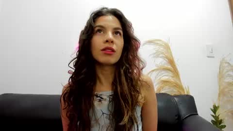jessye_golden online show from June 2026 06:01:02 PM