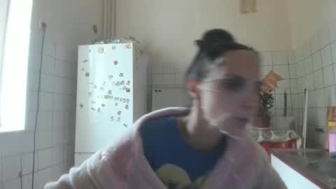 Jessy online show from September 2025 12:05:01 PM