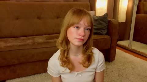 Gwen online show from December 2025 06:52:01 AM