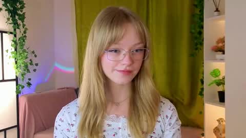 Gwen online show from April 2026 08:09:02 PM