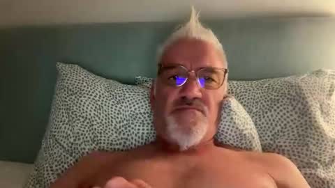 jewlronny online show from October 2025 06:19:02 PM