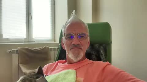 jewlronny online show from October 2025 10:18:01 AM