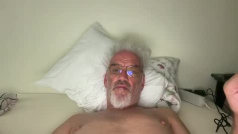 Snapshot of jewlronny chatting on June 2026 06:07:01 AM jewlronny online show from June 2026 06:07:01 AM