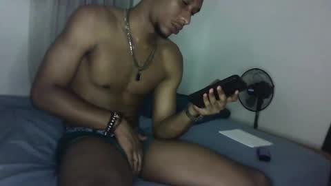 Snapshot of jg1105 chatting on January 2025 03:37:02 AM jg1105 online show from January 2025 03:37:02 AM