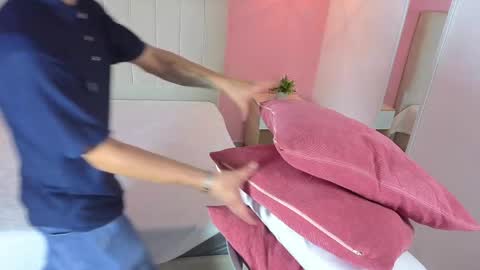 Snapshot of jhan_vassilis chatting on April 2026 04:08:02 AM Jhan online show from April 2026 04:08:02 AM