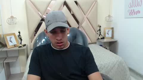 Snapshot of jheidertwink chatting on December 2024 04:24:01 AM Jheider R. online show from December 2024 04:24:01 AM