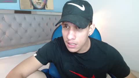 Snapshot of jheidertwink chatting on December 2024 03:32:01 AM Jheider R. online show from December 2024 03:32:01 AM