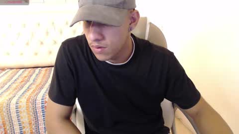 Snapshot of jheidertwink chatting on December 2024 04:02:02 AM Jheider R. online show from December 2024 04:02:02 AM