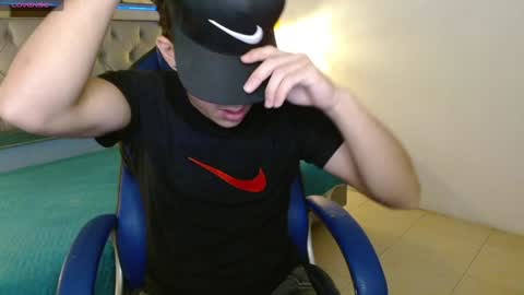 Snapshot of jheidertwink chatting on January 2025 03:58:01 AM Jheider R. online show from January 2025 03:58:01 AM