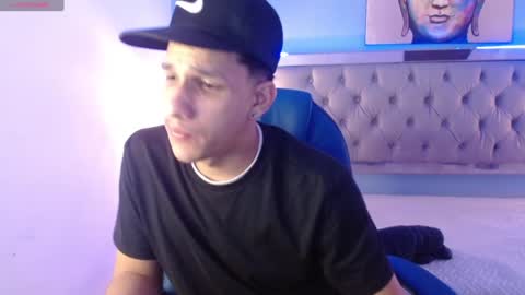 Snapshot of jheidertwink chatting on January 2025 03:22:01 AM Jheider R. online show from January 2025 03:22:01 AM