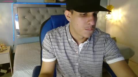 Snapshot of jheidertwink chatting on February 2025 03:32:02 AM Jheider R. online show from February 2025 03:32:02 AM