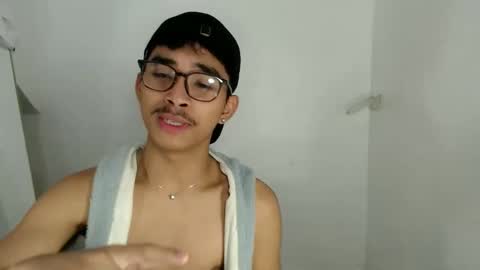 Snapshot of jhnxxnaughty_ chatting on February 2026 05:45:01 AM Johnny online show from February 2026 05:45:01 AM