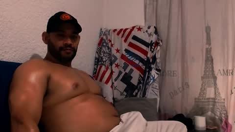 Snapshot of jho173027 chatting on November 2025 03:35:01 PM En moreno online show from November 2025 03:35:01 PM