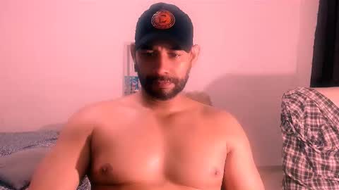 Snapshot of jho173027 chatting on November 2025 11:05:02 PM En moreno online show from November 2025 11:05:02 PM