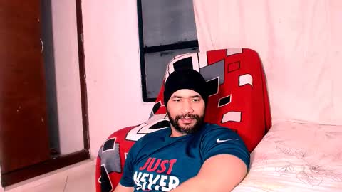 Snapshot of jho173027 chatting on November 2025 11:02:01 PM En moreno online show from November 2025 11:02:01 PM