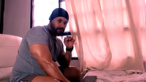 Snapshot of jho173027 chatting on November 2025 12:44:02 PM En moreno online show from November 2025 12:44:02 PM