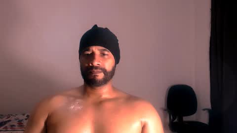 Snapshot of jho173027 chatting on November 2025 01:37:02 AM En moreno online show from November 2025 01:37:02 AM