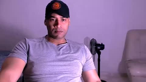 Snapshot of jho173027 chatting on November 2025 11:53:01 PM En moreno online show from November 2025 11:53:01 PM