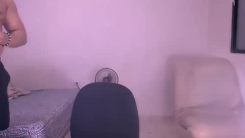 Snapshot of jho173027 chatting on December 2025 05:13:01 AM En moreno online show from December 2025 05:13:01 AM