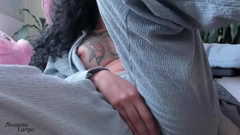 Snapshot of jhoanna_largo chatting on April 2026 05:25:02 PM Jhoanna Largo online show from April 2026 05:25:02 PM