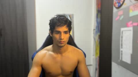 Snapshot of jhon_2000s chatting on November 2025 05:02:01 PM jhon online show from November 2025 05:02:01 PM