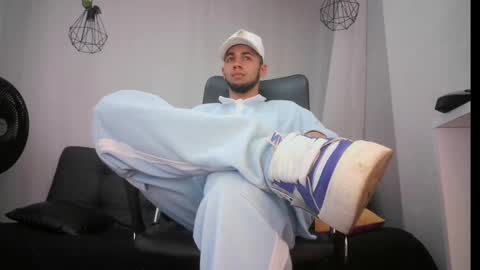 jhon_malo online show from February 2025 03:22:01 AM