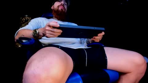 jhon_psyco online show from April 2026 05:43:02 AM