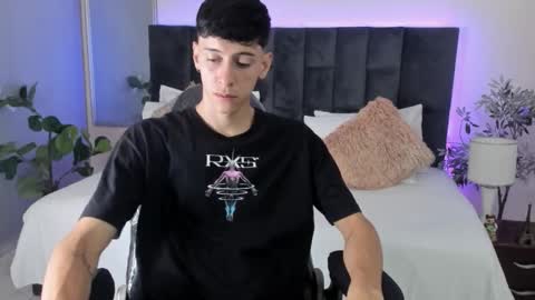 Jhon online show from November 2025 01:43:01 PM