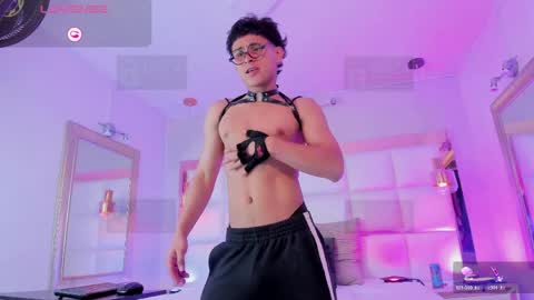 JHONNATHAN online show from April 2026 07:58:01 PM