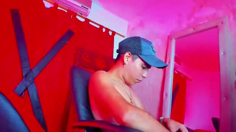 Snapshot of jhonny_latinboy chatting on January 2025 06:35:01 AM Jhonny online show from January 2025 06:35:01 AM