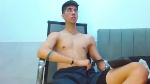 Snapshot of jhony_sex3 chatting on August 2026 10:19:01 PM jhony_sex3 online show from August 2026 10:19:01 PM