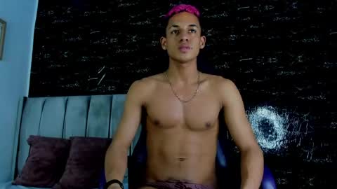 Snapshot of jhos_smith chatting on March 2026 05:01:02 AM Jhos online show from March 2026 05:01:02 AM