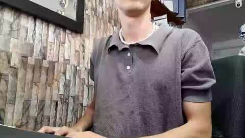 Jhosuamoore  online show from October 2025 01:28:01 PM