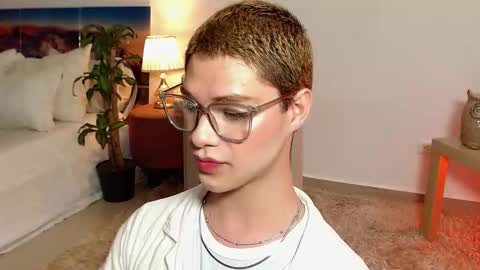 Snapshot of jhuan_cute chatting on October 2025 07:22:01 AM Jhuan Nhez online show from October 2025 07:22:01 AM