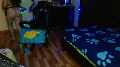 Snapshot of jhulia_hill chatting on December 2024 10:24:02 PM Jhulia online show from December 2024 10:24:02 PM