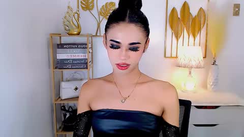 Snapshot of jhulianagrey chatting on December 2024 05:18:01 AM julie online show from December 2024 05:18:01 AM