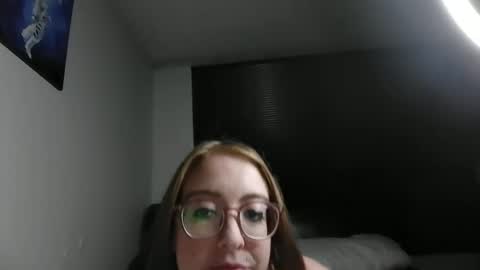 Snapshot of jilliangiselle chatting on May 2026 04:42:02 AM jilliangiselle online show from May 2026 04:42:02 AM