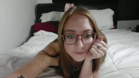 Snapshot of jilliangiselle chatting on May 2026 04:30:02 AM jilliangiselle online show from May 2026 04:30:02 AM