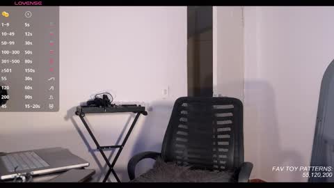 Snapshot of jim_dancer chatting on April 2026 11:44:01 PM jim_dancer online show from April 2026 11:44:01 PM