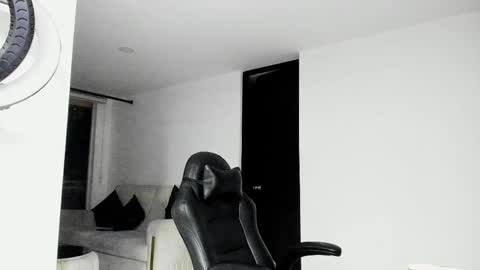 Snapshot of jim_dupont chatting on April 2026 04:46:01 AM jim_dupont online show from April 2026 04:46:01 AM