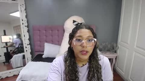 Snapshot of jimena_bell chatting on September 2025 02:30:02 PM Jimena  online show from September 2025 02:30:02 PM