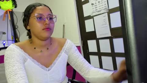 Snapshot of jimena_bell chatting on September 2025 01:36:02 PM Jimena  online show from September 2025 01:36:02 PM