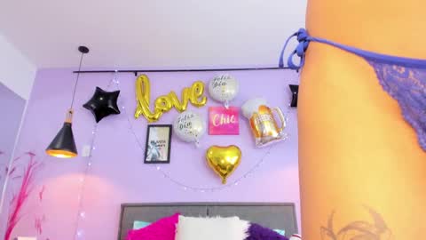 jiwoo_dodoy_ online show from October 2025 06:38:02 PM