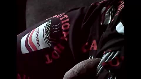 Snapshot of jj350ss chatting on December 2024 04:32:02 PM jj350ss online show from December 2024 04:32:02 PM