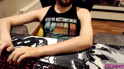 Snapshot of jjcuper chatting on April 2026 06:23:01 PM JJCuper online show from April 2026 06:23:01 PM